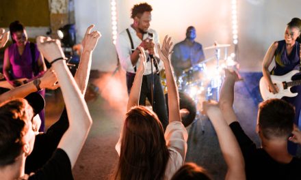 How R&B Artists Can Elevate Audience Engagement in Live Sessions