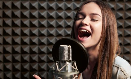 Raw Vocals Revival: How Contemporary Soul Artists Are Redefining Authenticity