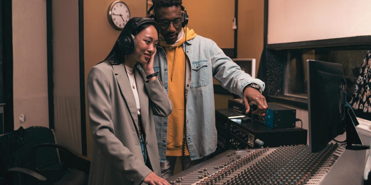 3 Emotional R&B Production Secrets Behind Viral Late-Night Grooves