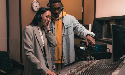 3 Emotional R&B Production Secrets Behind Viral Late-Night Grooves