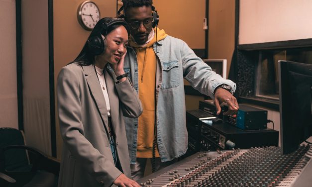 3 Emotional R&B Production Secrets Behind Viral Late-Night Grooves